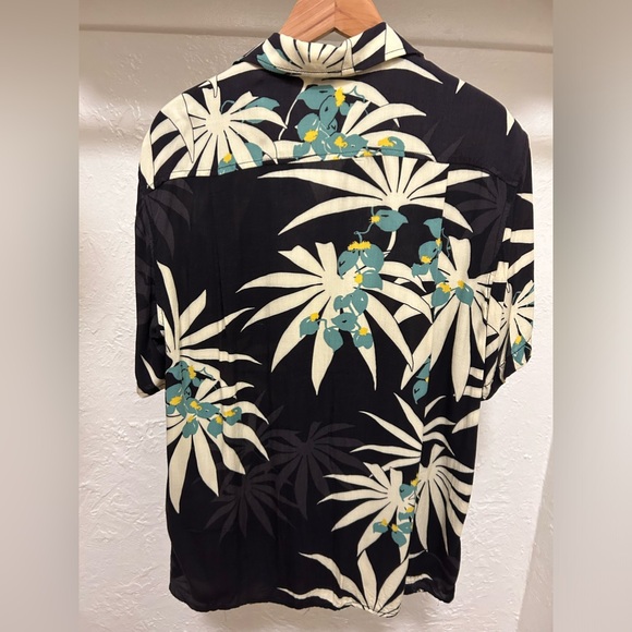 Deus Ex Machina original “Monkey Shirt” jungle pattern in lightweight viscose. - Picture 2 of 5